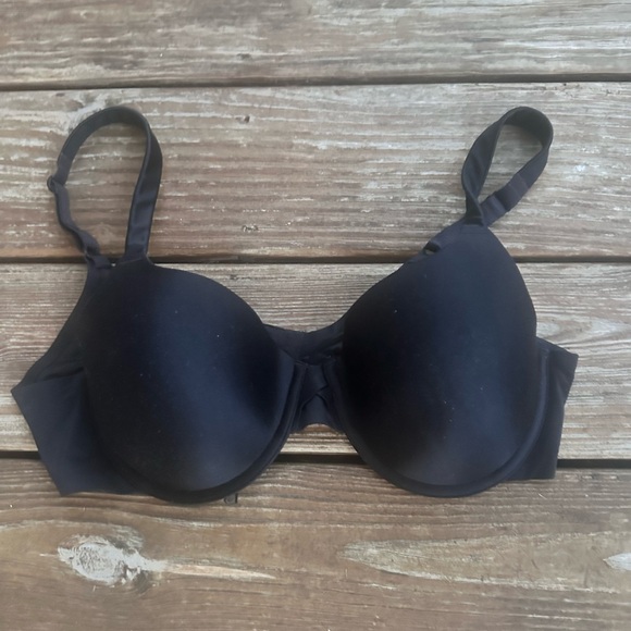Hanes women's black padded underwire bra size 36C - Picture 1 of 8